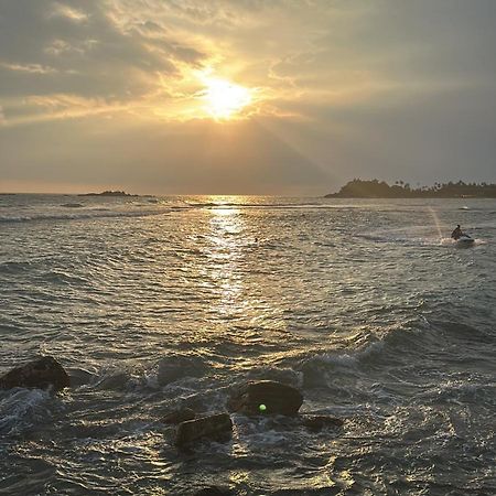 Galle Henna Beach House Unawatuna Exterior foto